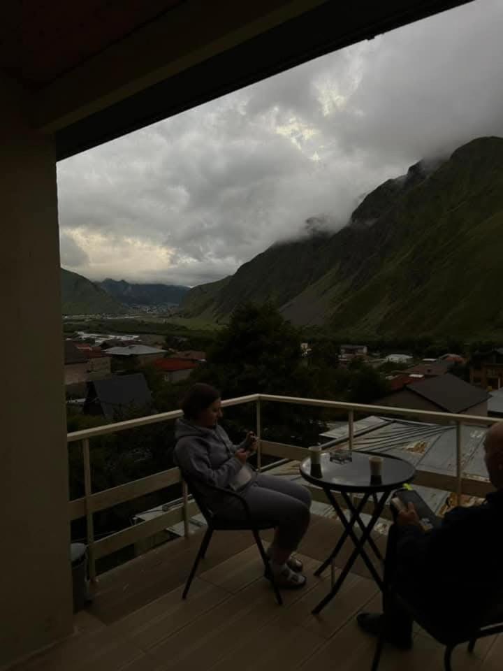 Mountain Heart Bed & Breakfast คัซเบกี ภายนอก รูปภาพ