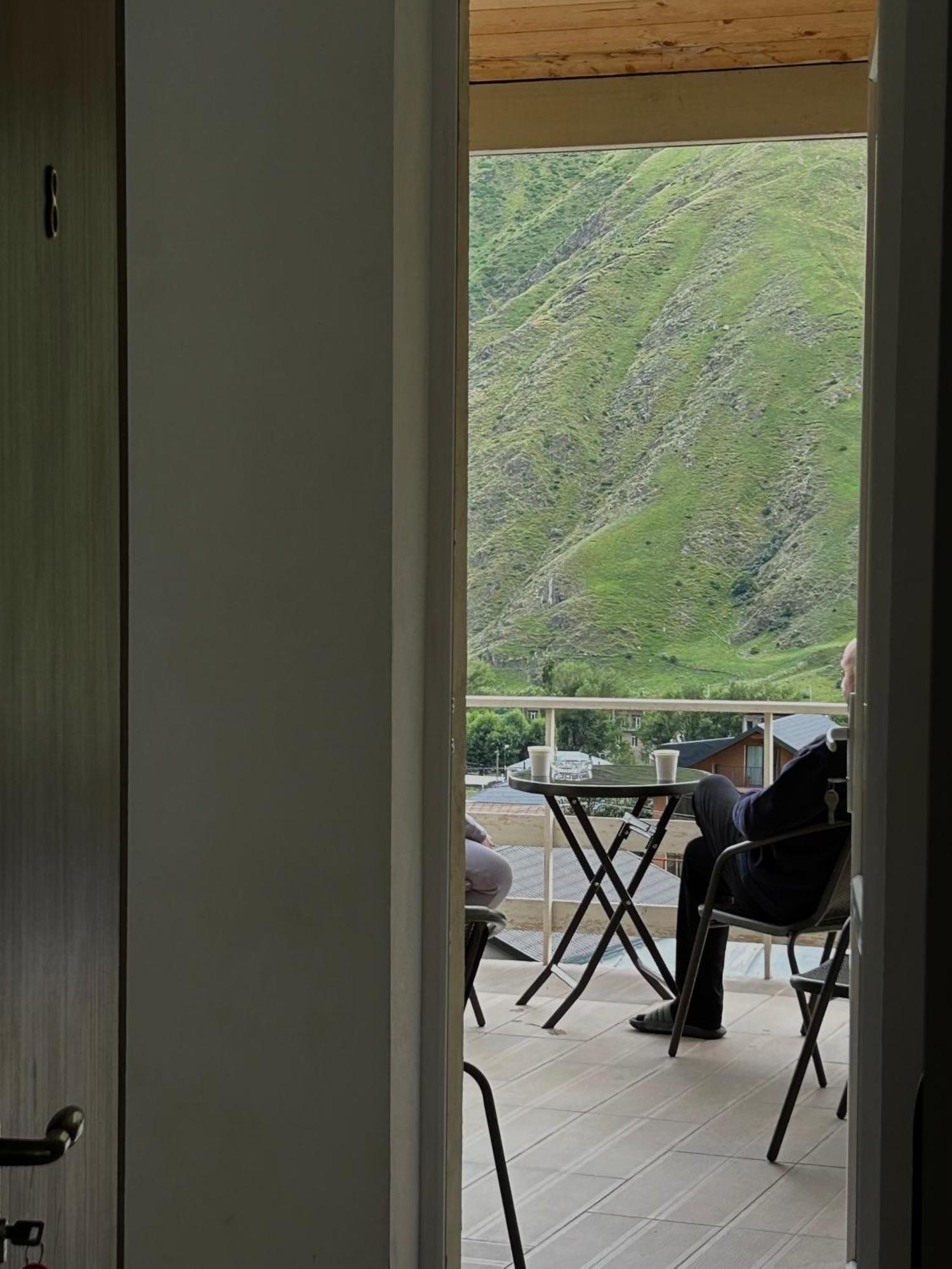 Mountain Heart Bed & Breakfast คัซเบกี ภายนอก รูปภาพ